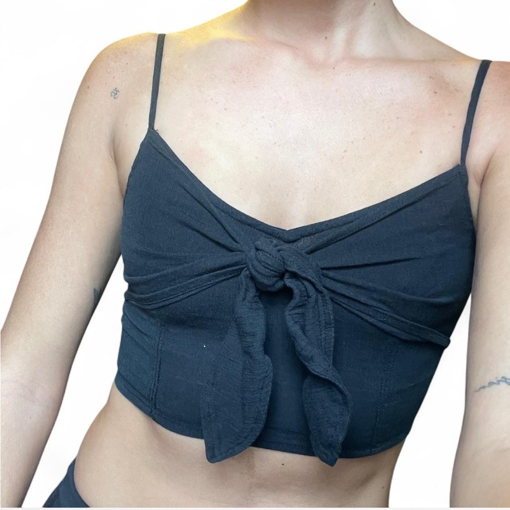 Black Tie-Front Linen Crop Top